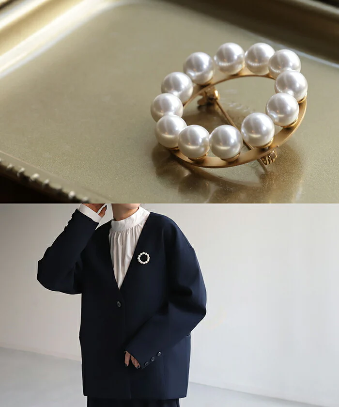 【特別SALE】パール ブローチ アクセサリー ゴールド ゴールドアクセサリー ゴールドブローチ ピン サークル 円 アクセ レディース コサージュ 上品 高級感 フォーマル 卒業式 入学式 ママスーツ ジャケット おしゃれ エレガント パーティー 女性 大人 春 夏 HUG.U - Image 4
