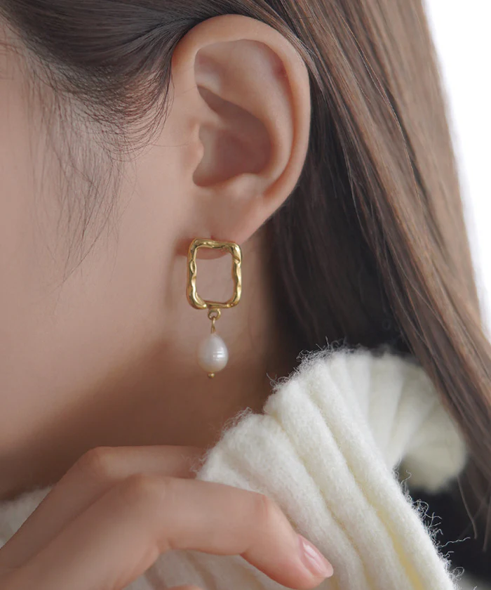 ピアス パール アクセサリー レディース ぶら下がり パールピアス 真珠 大ぶり アクセ おしゃれ ニュアンス 人気 両耳用 変形 揺れる ゆれる スウィング スクエア バロックパール 大人 パーティー 女性 結婚式 ゴールド シルバー 春 夏 HUG.U メール便 - Image 16