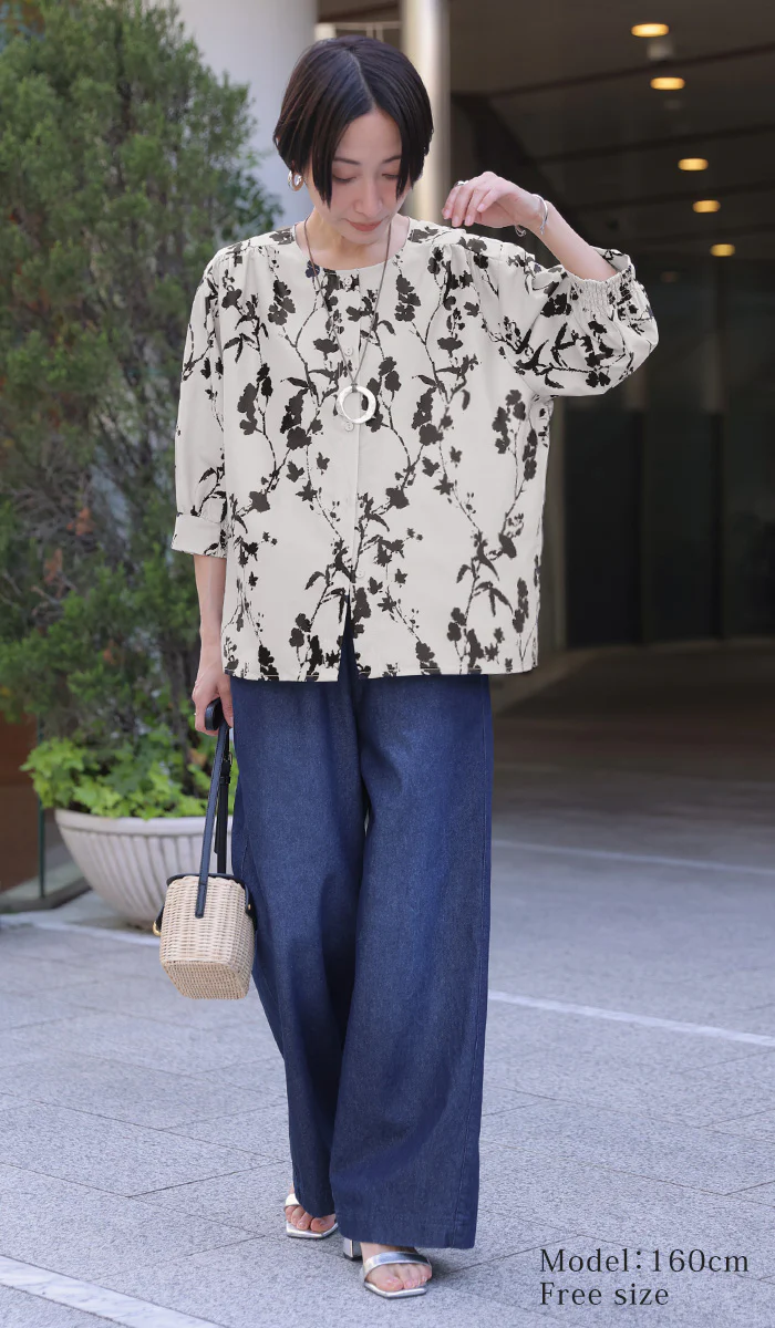 「華やぐモノトーン大花柄」 ブラウス 花柄 シャツ レディース トップス チュニック 七分袖 総柄 立体 羽織 ライトアウター 薄手 きれいめ 体型カバー ゆったり 白 黒 ベージュ 春 夏 Bee Bouquet メール便 - Image 10