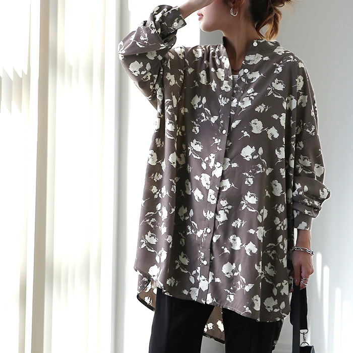 【夏セール】 甘さ控えめ・・ 花柄 シャツ とろみ レディース トップス ロング ロングシャツ ブラウス チュニック バンドカラー ノーカラー 体型カバー オーバーサイズ 総柄 シワになりにくい お尻が隠れる 長袖 羽織 大きいサイズ 白 春 夏 HUG.U メール便 - Image 26