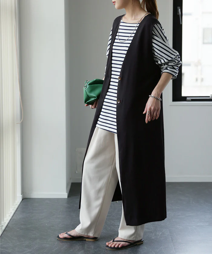 ベスト ジレ ロングベスト トップス 薄手 ロングジレ 前開き レイヤード スリット ロング 体型カバー ノーカラ― Vネック 深V ノースリーブ お尻が隠れる アウター 羽織 きれいめ おしゃれ 大きいサイズ フォーマル ホワイト ブラック 黒 春 夏 HUG.U メール便 - Image 27