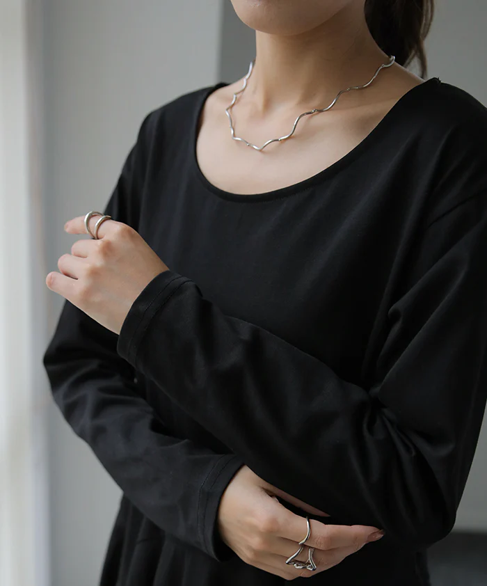 裾フリル 「お尻を可愛く隠す」 カットソー 大人 ブラウス 重ね着 レイヤード ロング Tシャツ ロンT トップス レディース ペプラム フリル 裾 裾フリル ドッキング 長袖 Uネック 無地 体型カバー 白 黒 シャツ バックフリル 大きいサイズ 春 夏 HUG.U メール便 - Image 10