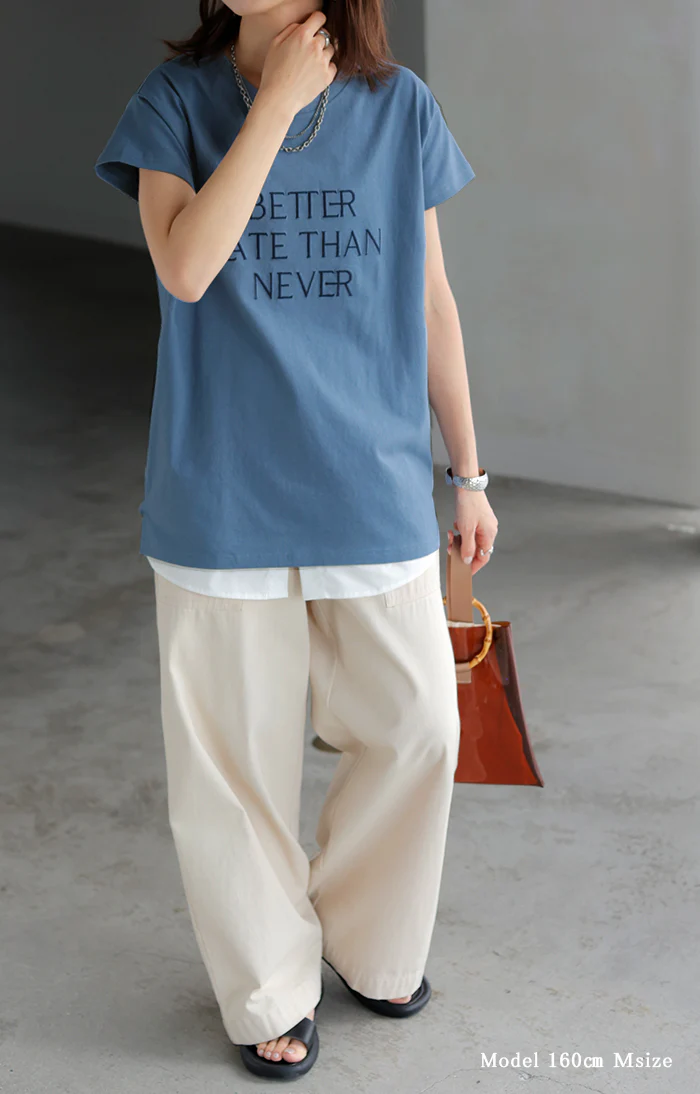 きれいめ お洒落 「大人 ロゴ 。」 刺繍 Tシャツ 半袖 ロゴT コンパクト ロゴティー フレンチ カットソー レディース トップス 綿100 無地 クルーネック スリット インナー きれいめ シンプル お尻が隠れる グリーン おしゃれ 春 夏 HUG.U メール便 - Image 4
