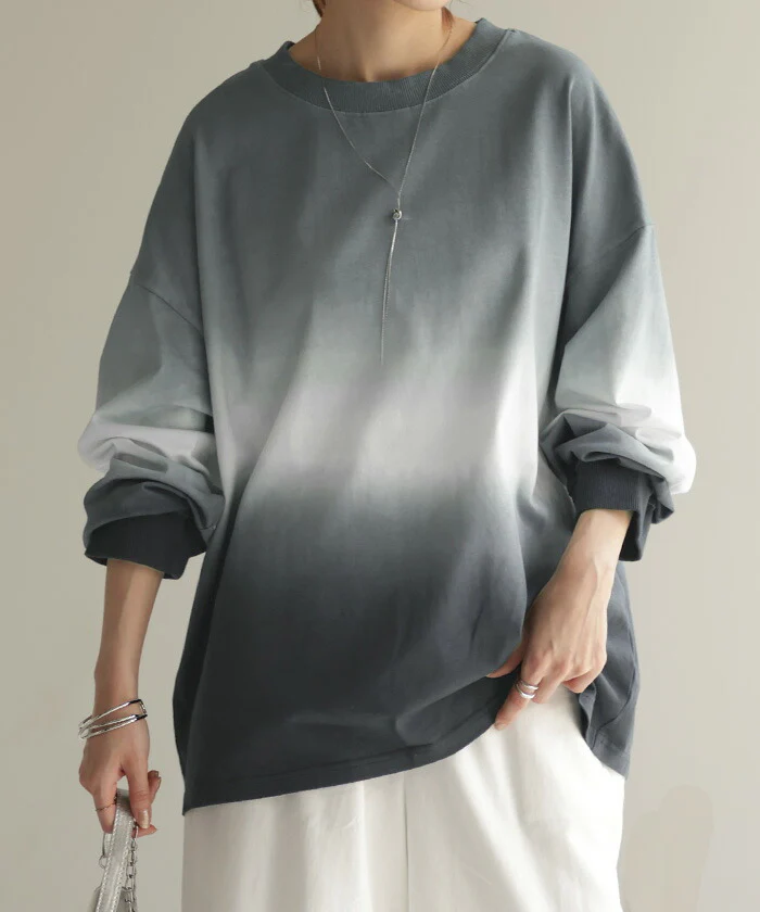 ロンT グラデーション トップス 綿100 レディース 長袖 Tシャツ カットソー ロング ティーシャツ チュニック ビッグ ルーズ 大きいサイズ きれいめ ドルマン グラデ Uネック 長い 体型カバー 大人 お洒落 お尻が隠れる グリーン 黒 青 春 夏 HUG.U メール便 - Image 5