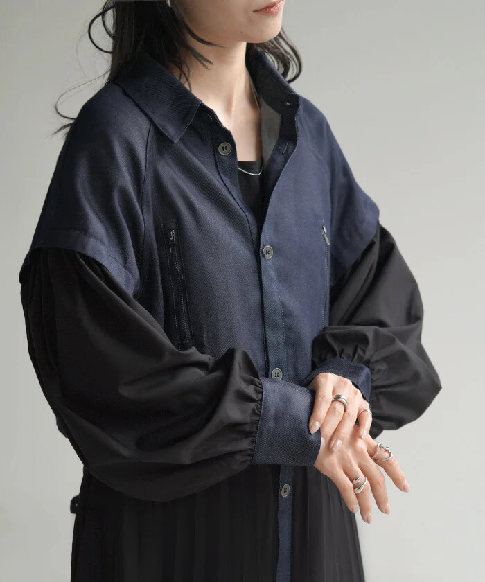 ワンピ デニム ワンピース プリーツ シャツ ロングワンピース ロング デニムワンピ レディース アウター 長い シャツワンピース ライトアウター マキシ 長袖 きれいめ 体型カバー おしゃれ 羽織 前開き ぽわん袖 Aライン モード ブラック 黒 春 夏 HUG.U - Image 3