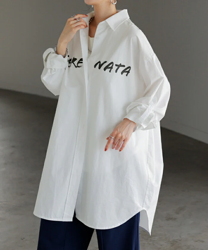 シャツ ロゴ ロング レディース トップス ロングシャツ チュニック ブラウス 綿100 ワンピース プリント 長袖 長い 無地 シンプル ゆったり レイヤード 羽織 ライトアウター 大きいサイズ 体型カバー お尻が隠れる きれいめ 黒 白 春 夏 HUG.U - Image 5