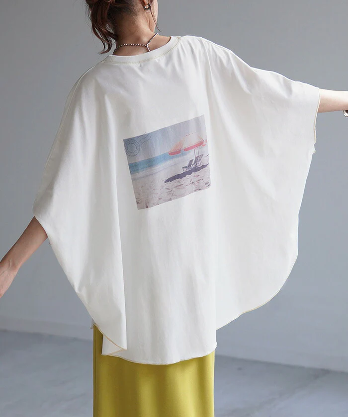 【夏セール】 Tシャツ トップス ティーシャツ プリント レディース ■一部7月中旬入荷 カットソー 二の腕カバー ドルマン ロゴT Uネック 長い ビッグ チュニック 体型カバー 半袖 ドルマンスリーブ 大きいサイズ ロング ゆったり お尻が隠れる 無地 きれいめ 白 黒 春 夏 HUG.U メール便 - Image 5