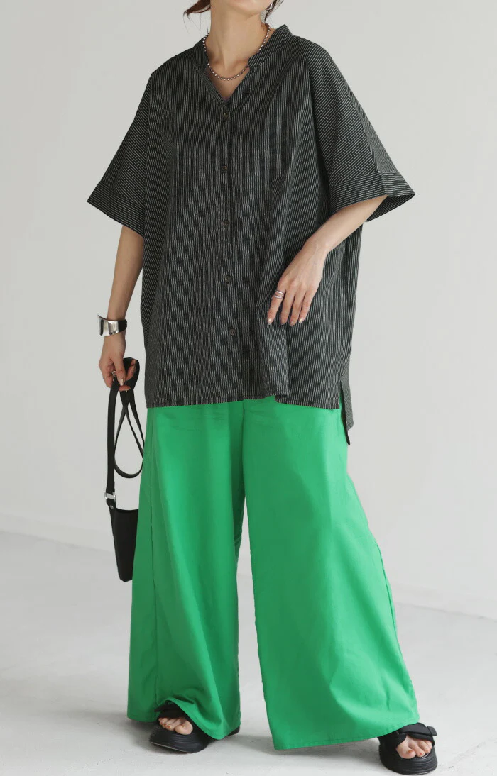 ブラウス ストライプ 綿100％ レディース ロング チュニック ■一部7月上旬入荷 シャツ トップス ロングシャツ ボーダー ボタン オーバーサイズ お尻が隠れる 半袖 バンドカラー キーネック ドルマン 羽織 スリット 長い 体型カバー 大きいサイズ ゆる 黒 白 春 夏 HUG.U - Image 8