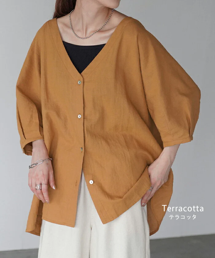 シャツ 麻 レディース トップス ロング ロングシャツ チュニック リネン ブラウス ノーカラー オーバーサイズ 長い ゆったり バンドカラー 体型カバー レイヤード バンドカラーシャツ お尻が隠れる 羽織 無地 半袖 大きいサイズ 白 黒 春 夏 HUG.U メール便 - Image 3