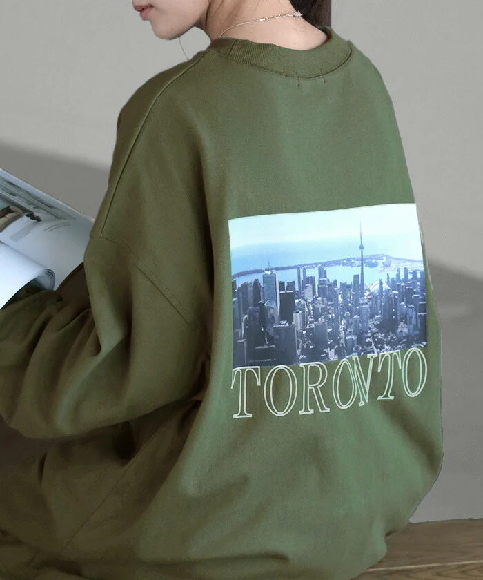 ロンT プリント レディース カットソー 長袖 Tシャツ 綿100 ロング ロゴ ロゴT バックプリント チュニック 大きいサイズ きれいめ ゆる トップス Uネック 長い ティーシャツ 体型カバー フォトプリント おしゃれ お尻が隠れる 黒 白 春 夏 HUG.U - Image 21