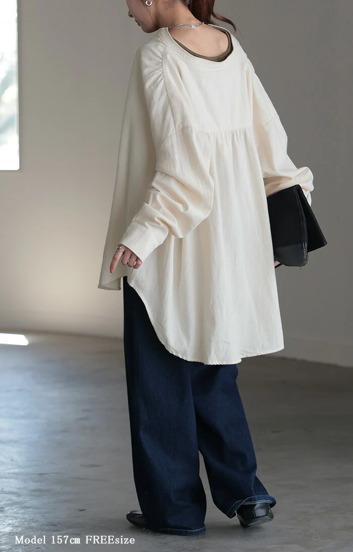 シャツ 微起毛 トップス ロング 綿100％ レディース ロングシャツ チュニック ブラウス ノーカラー バンドカラー オーバーサイズ ゆったり 二の腕カバー ドルマン 体型カバー お尻が隠れる 羽織 長袖 大きいサイズ 黒 白 カーキ 春 夏 HUG.U - Image 6