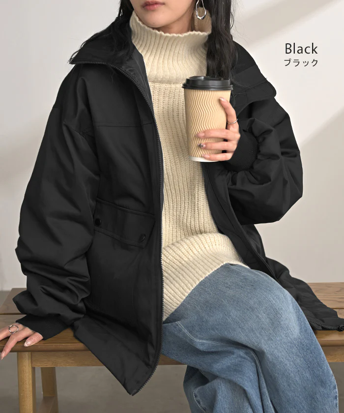 アウター ジャケット 中綿 ミリタリー レディース ロング コート ブルゾン オーバー ハイネック あったか 羽織 YKK ダブルジップ ボタン ポケット ドロスト オーバーサイズ 大きいサイズ 体型カバー 軽量 暖かい お尻が隠れる 黒 カーキ 秋 冬 HUG.U - Image 14