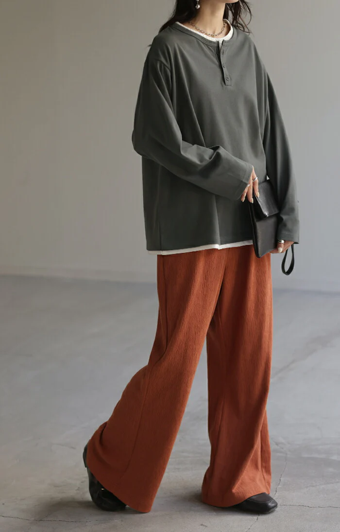 カットソー トップス ロンT Tシャツ 重ね着 風 レディース 長袖 レイヤード 風 チュニック 長い 付け裾 付け襟 フェイクレイヤード Uネック ヘンリーネック ドロップショルダー 無地 ドルマン カジュアル 大きいサイズ 体型カバー 春 夏 黒 カーキ HUG.U メール便 - Image 18