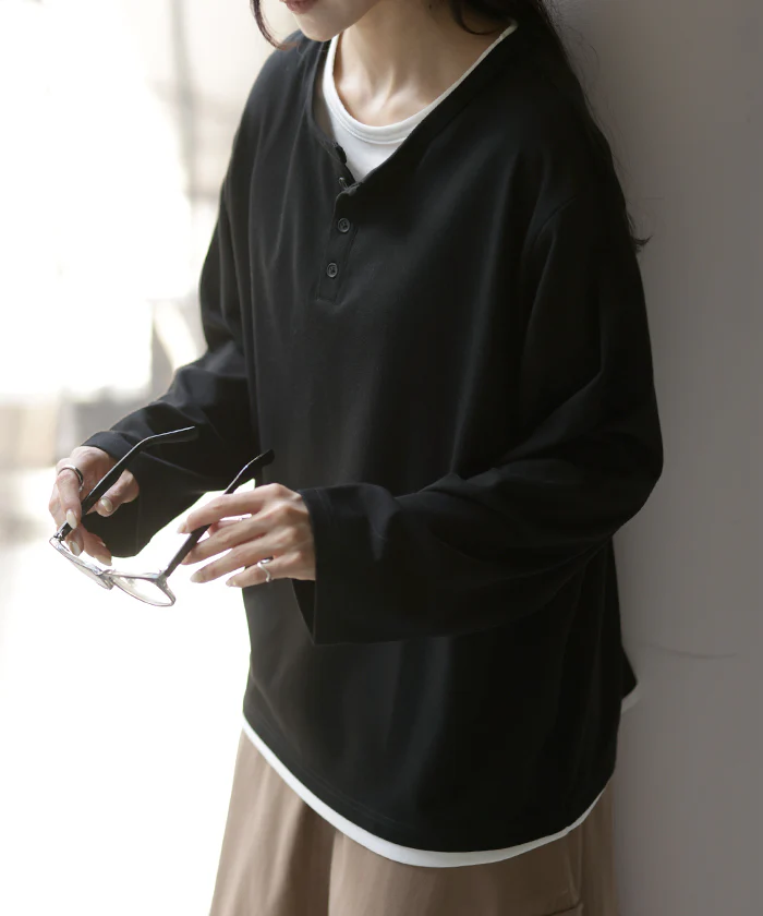 カットソー トップス ロンT Tシャツ 重ね着 風 レディース 長袖 レイヤード 風 チュニック 長い 付け裾 付け襟 フェイクレイヤード Uネック ヘンリーネック ドロップショルダー 無地 ドルマン カジュアル 大きいサイズ 体型カバー 春 夏 黒 カーキ HUG.U メール便 - Image 30