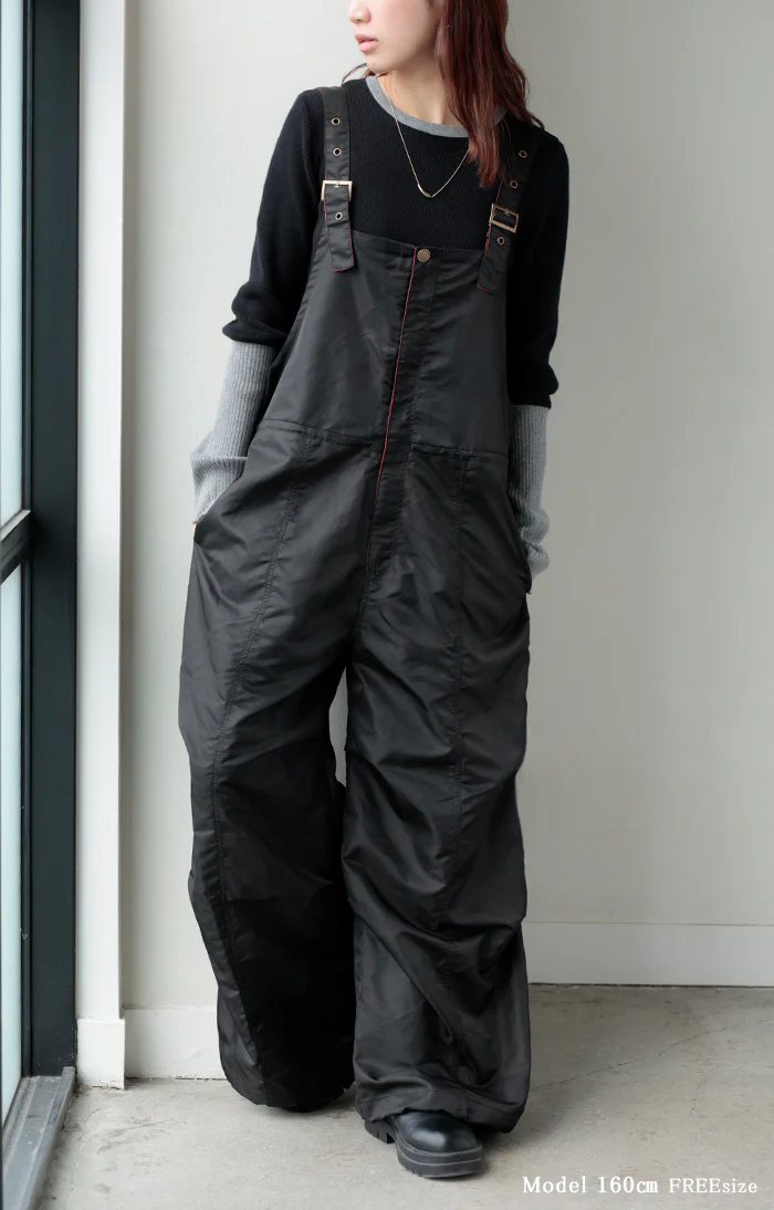 サロペット MA-1 風 ワイド レディース サロペ パンツ ロング ロングパンツ 軽量 ミリタリー 配色 ノースリーブ オーバーオール レイヤード 重ね着 調節可能 ゆったり オーバーサイズ 大きいサイズ 体型カバー 黒 カーキ 秋 冬 HUG.U - Image 3