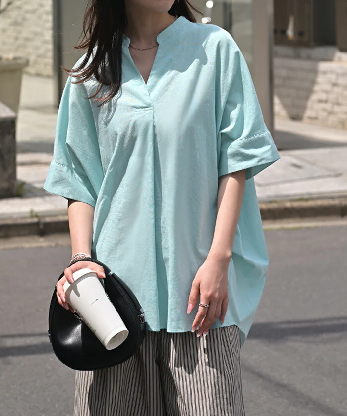 シャツ スキッパー 接触冷感 洗濯機 可能 ■一部7月中旬入荷 トップス レディース ブラウス ロング ロングシャツ チュニック 半袖 無地 プルオーバー きれいめ ゆったり チクチクしない 大きいサイズ 体型カバー お尻が隠れる オフィスカジュアル 黒 白 春 夏 HUG.U - Image 5
