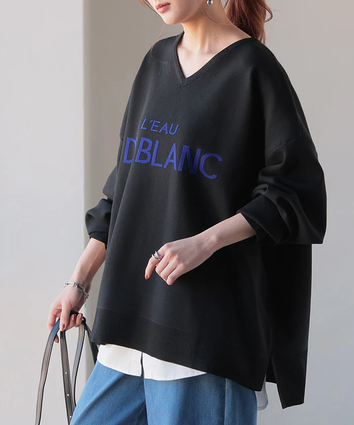 ニット ロゴ スポンジニット レディース トップス セーター ロゴニット オーバー プルオーバー ロング 長袖 ボリュームスリーブ Vネック リブ ゆったり 大きいサイズ 体型カバー お尻が隠れる チクチクしない カジュアル 黒 青 春 夏 HUG.U - Image 35