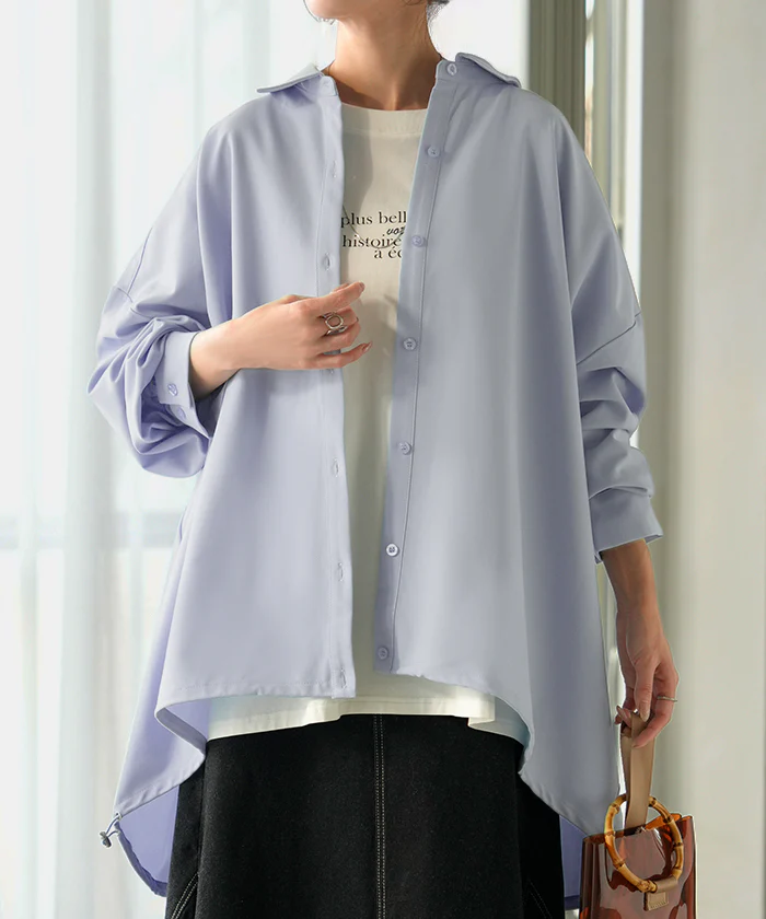 シャツ チュニック ロング レディース トップス ロングシャツ ブラウス ロングブラウス Vネック 長袖 無地 ドロスト ゆったり シンプル 大きいサイズ 体型カバー 前開き お尻が隠れる きれいめ 通勤 オフィスカジュアル 上品 黒 白 春 夏 HUG.U - Image 5