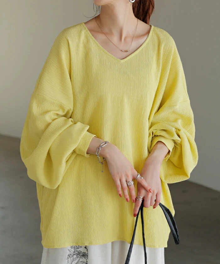 シャツ 楊柳シャツ レディース Ｖネック チュニック トップス ブラウス ロング ロングシャツ チュニック 長袖 無地 ぽわん袖 ドルマンスリーブ きれいめ ゆったり 大きいサイズ 体型カバー お尻が隠れる オーバーサイズ 薄手 黒 白 春 夏 HUG.U メール便 - Image 5