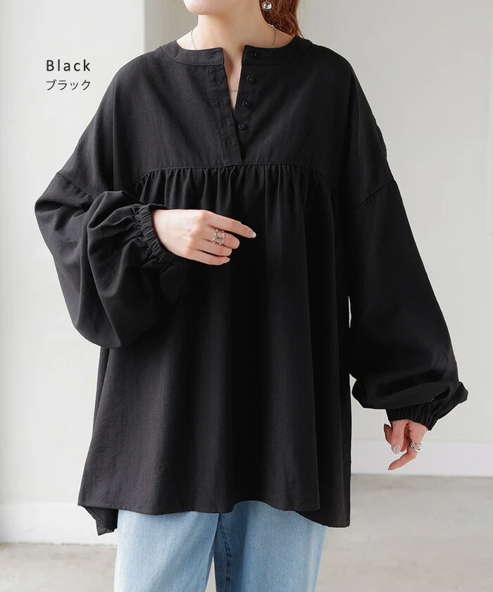 ブラウス 前後2WAY ノーカラー シャツトップス ■一部7月中旬入荷 レディース バンドカラー ロング ロングシャツ チュニック 長袖 無地 ピンタック ボタン きれいめ ゆったり ぽわん袖 ドルマンスリーブ 大きいサイズ 体型カバー お尻が隠れる 白 黒 春 夏 HUG.U メール便 - Image 12
