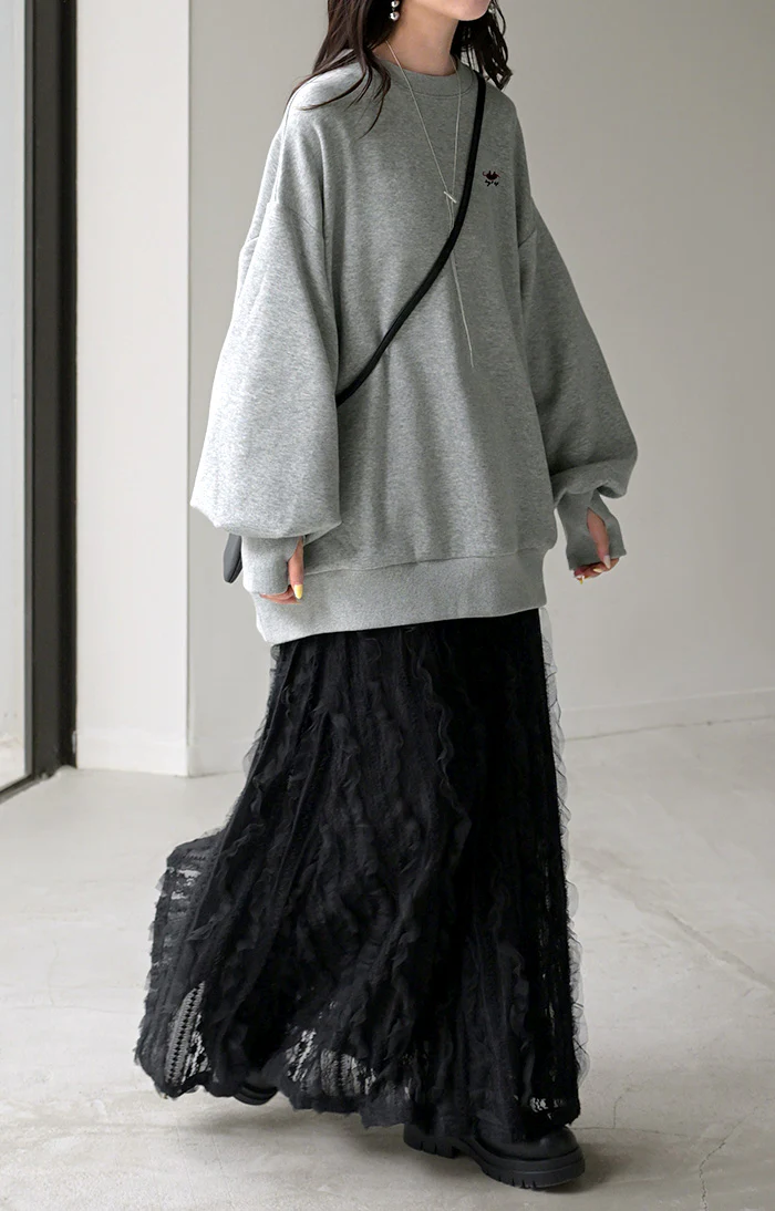 スウェット " 特暖 " 裏シャギー 刺繍 レディース トップス ロング トレーナー 裏起毛 プルオーバー 無地 長袖 クルーネック ボリュームスリーブ リブ サムホール オーバーサイズ 体型カバー 大きいサイズ お尻が隠れる カジュアル 黒 青 秋 冬 HUG.U - Image 16