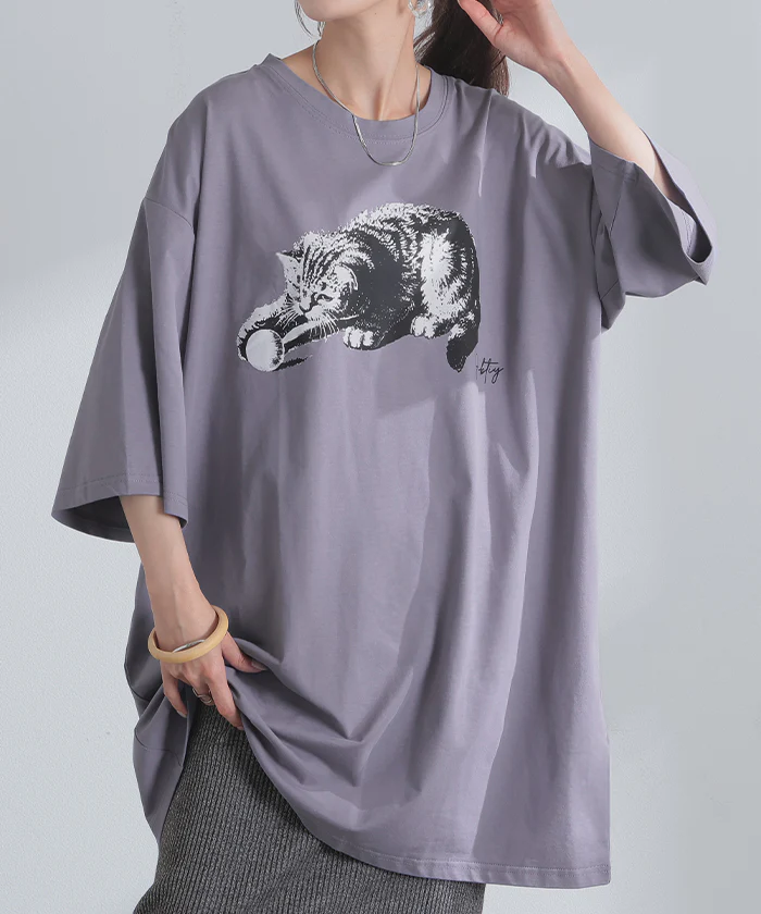 猫 Tシャツ 接触冷感 ロゴ トップス レディース 半袖 プリント カットソー ロング ティーシャツ チュニック ビッグ プラスサイズ クルーネック 長い ゆったり 体型カバー お尻が隠れる 大きいサイズ 猫柄 猫雑貨 猫グッズ 白 黒 青 春 夏 HUG.U メール便 - Image 22