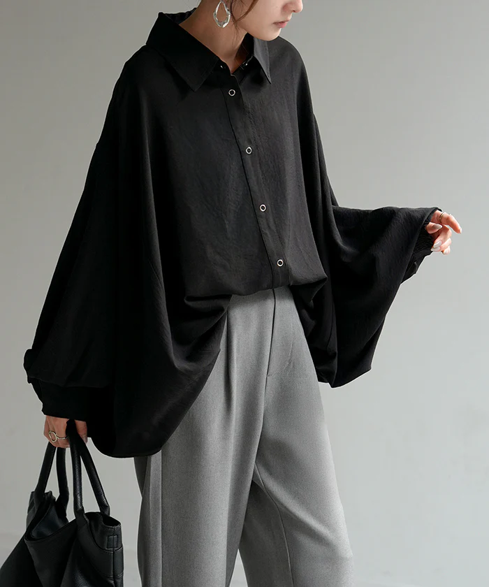 シャツ レディース シアー トップス ブラウス ロング ロングシャツ チュニック 長袖 ドルマン ドルマンスリーブ サテン風 無地 羽織 ライトアウター 薄手 変形 きれいめ ゆったり オーバーサイズ 大きいサイズ 体型カバー お尻が隠れる 白 黒 秋 冬 HUG.U - Image 26