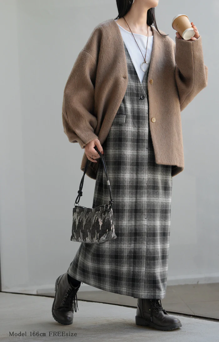 ワンピース ジレ ジャンパースカート 2way チェック ウォッシャブル サロペット レディース ロング ロングワンピース シワになりにくい 微 起毛 レイヤード 重ね着 ゆったり きれいめ オーバーサイズ 大きいサイズ 体型カバー 黒 ブラウン 秋 冬 HUG.U - Image 5