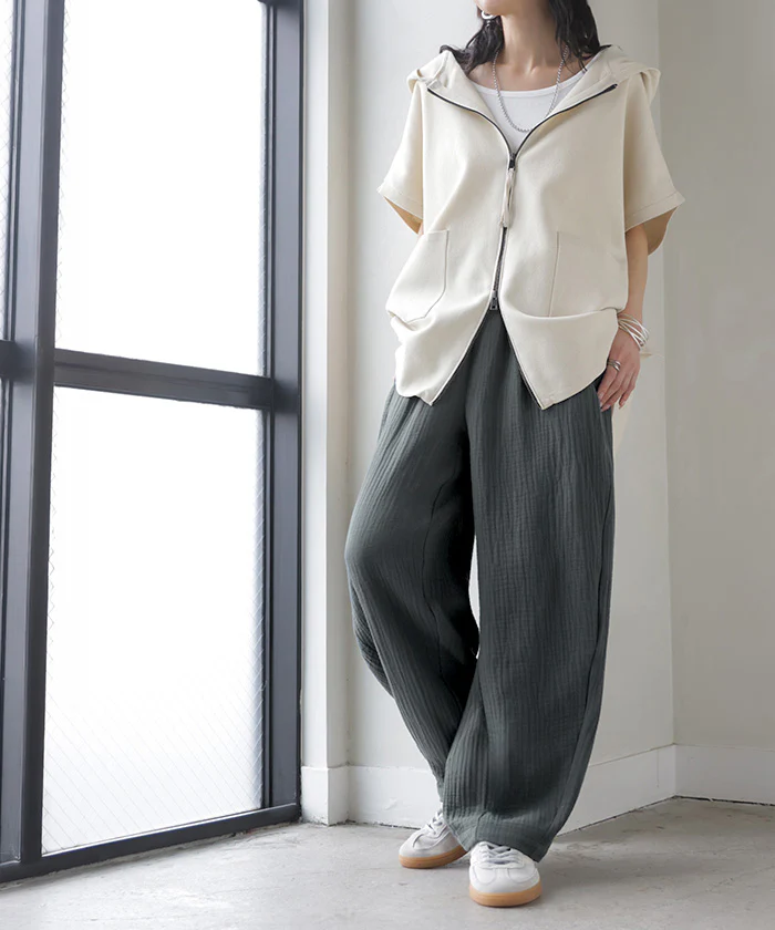 2026SS新作 パンツ 綿100 ガーゼ バレルレッグパンツ ■一部7月中旬入荷 レディース ロング ロングパンツ バレル ワイド ワイドパンツ トリプル コットン 涼しい 体型カバー ボトムス ボトム ズボン カーブ カーブパンツ ゆったり ウエストゴム 無地 大きいサイズ 黒 イエロー 春 夏 HUG.U - Image 27