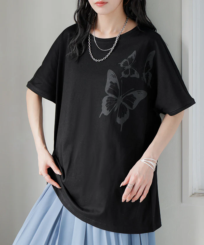 2026SS新作 Tシャツ プリント 蝶 綿100 レディース トップス ロング ティーシャツ フレンチスリーブ プリントTシャツ 薄手 クルーネック コットン バタフライ 長い ビッグ プラスサイズ 大きいサイズ ゆったり 体型カバー お尻が隠れる カジュアル 黒 白 春 夏 HUG.U メール便 - Image 26