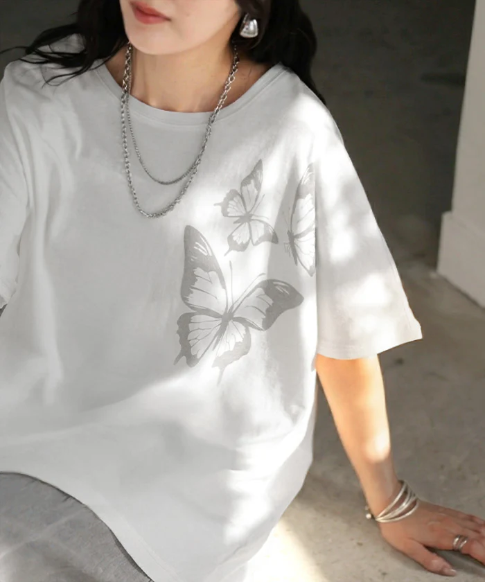 2026SS新作 Tシャツ プリント 蝶 綿100 レディース トップス ロング ティーシャツ フレンチスリーブ プリントTシャツ 薄手 クルーネック コットン バタフライ 長い ビッグ プラスサイズ 大きいサイズ ゆったり 体型カバー お尻が隠れる カジュアル 黒 白 春 夏 HUG.U メール便 - Image 29