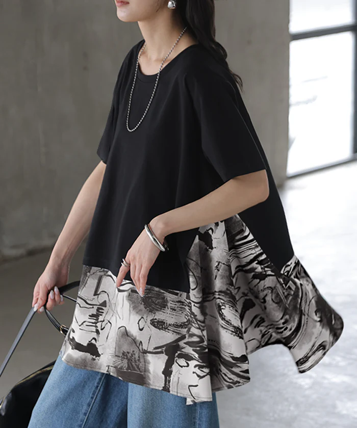 2026SS新作 Tシャツ 「重ね着風」 異素材MIX ■7月中旬入荷 トップス ブラウス ロング カットソー ドッキング チュニック フレア ビッグ スカーフ 柄 ニュアンス アシンメトリー ストレッチ 半袖 薄い 軽い お尻隠れる ゆったり 大きいサイズ 体型カバー 黒 白 春 夏 HUG.U - Image 26