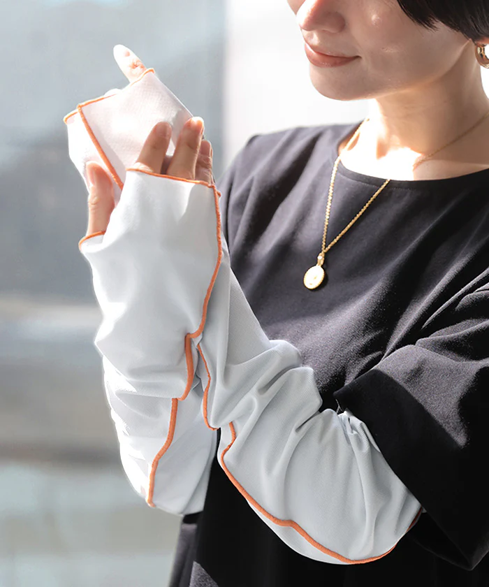 近赤外線までカットする 新美容アームカバー 吸水速乾 汗吸収 UVカット 紫外線 冷感 夏 春 ロング ブラック オレンジ バイカラー 腕 手首 手 日焼け 日焼け防止 紫外線対策 冷え対策 おしゃれ プレゼント BeeBouquet ビーブーケ メール便 - Image 25