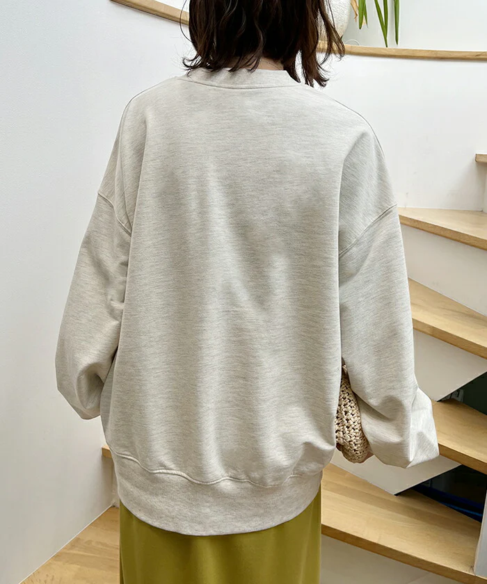 ロンT ロゴ トレーナー カットソー レディース ロゴT オーバーサイズ 長袖 Tシャツ ロング カレッジロゴ チュニック スエット スウェット プリント ドルマン 大きいサイズ きれいめ トップス ぽわん袖 薄手 体型カバー お洒落 黒 春 夏 HUG.U - Image 15