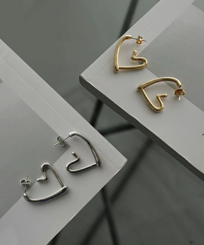 ハートピアス アクセサリー ピアス シルバー ゴールド シルバーアクセサリー フープ 大ぶり カーブ ハート アクセ おしゃれ モチーフ ねじり メタル レディース ニュアンス ハートフープ 人気 両耳用 大きめ 変形 大人 パーティー 女性 春 夏 HUG.U メール便 - Image 13
