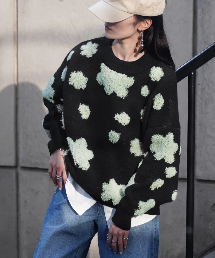 ニット 花柄 セーター レディース トップス 厚手 厚い 総柄 ドルマン フラワー ドロップショルダー Uネック シャギー 立体 オーバーサイズ プルオーバー オーバー お尻が隠れる 体型カバー 大きいサイズ カジュアル フェミニン ベージュ 黒 春 夏 HUG.U - Image 26
