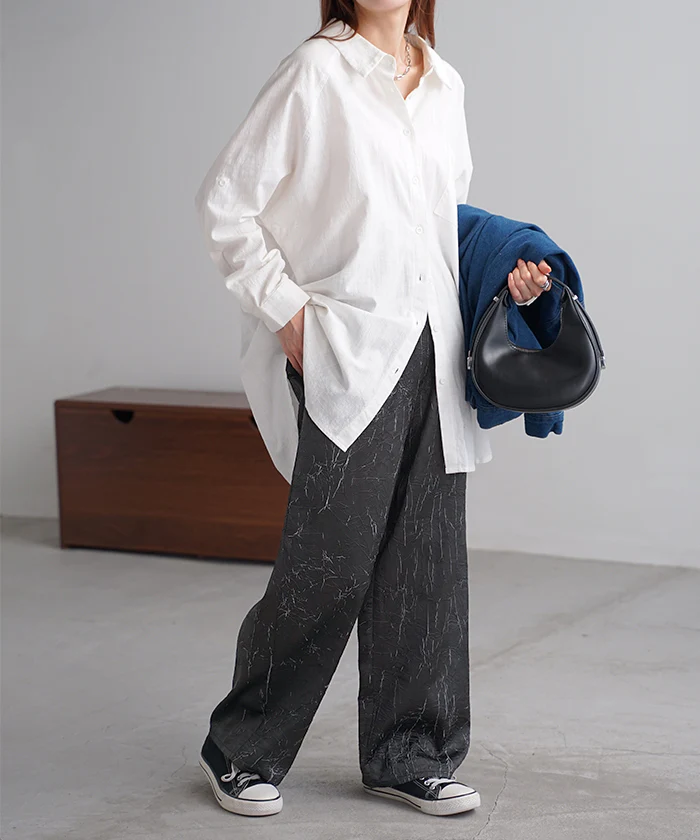 サテン サテンパンツ パンツ ワイドパンツ レディース ワイド ボトムス ボトム 太め 楽ちん 楽 動きやすい イージーパンツ イージー リラックスパンツ 着回し 脚長 ポケット 体型カバー ゆったり 長い 大きいサイズ 黒 白 モノトーン 春 夏 HUG.U メール便 - Image 5