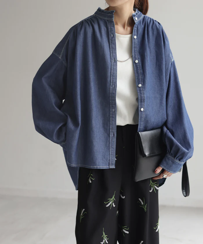 シャツ デニム コンパクト目 ロング レディース デニムシャツ トップス アウター ロングシャツ チュニック ノーカラー フリンジ 長袖 羽織 ジャケット ドルマン 体型カバー お尻が隠れる 二の腕カバー ギャザー ジーンズ 大人 無地 黒 春 夏 HUG.U - Image 26
