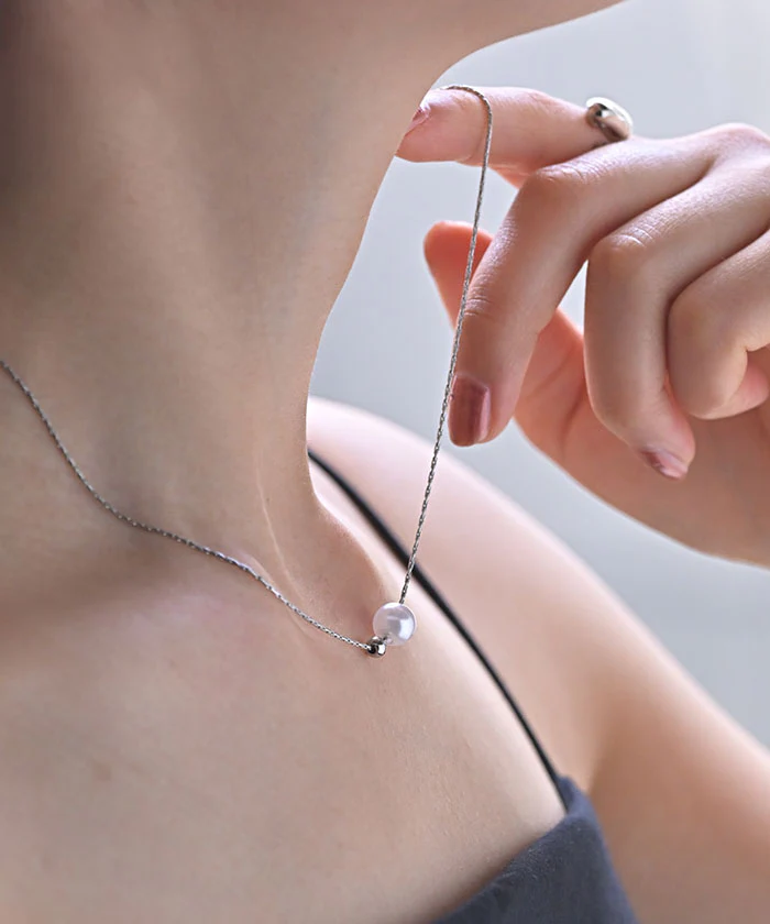 ネックレス パール モチーフ レディース アクセサリー チェーン ロング ロングネックレス オブジェ 錆びにくい ボール シルバー ゴールド 長い アクセ ジュエリー おしゃれ きれいめ 高見え 高級感 プチプラ ステンレス gold silver 上品 春 夏 HUG.U メール便 - Image 4