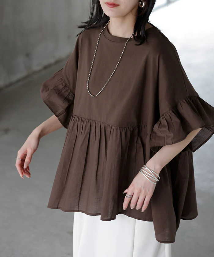2026SS新作 ブラウス フリル 綿100 トップス ロング シャツ Tシャツ チュニック ティーシャツ 異素材 切替 フリル袖 フレア カットソー ギャザー 軽い Uネック ジャージー コットン 半袖 無地 ゆったり 体型カバー 二の腕カバー お尻隠れる きれいめ 黒 白 春 夏 HUG.U - Image 5