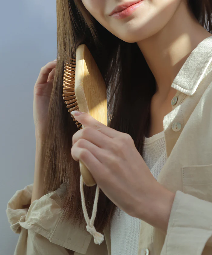 ヘアブラシ くし " ツヤ髪 " バンブーヘアブラシ バンブー 竹 綿 エコ エシカル サスティナブル ヘアーブラシ ヘア ブラシ 頭皮ケア 頭皮マッサージ 頭皮 地肌 マッサージ キューティクル 艶髪 サラサラ 艶 髪 髪の毛 ブロー ツヤツヤ 櫛 ヘアケア スカルプケア HUG.U - Image 13