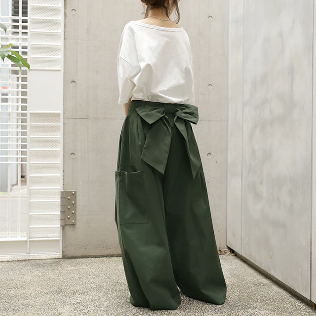 【夏セール】 ワイドパンツ レディース ワイド タックパンツ リボン バックリボン 無地 大きいサイズ 体型カバー ロング Aライン カーゴ カーゴパンツ チノ ベイカー ベイカーパンツ ワークパンツ ワーク バギーパンツ 太い ズボン カーキ 黒 春 夏 HUG.U - Image 26