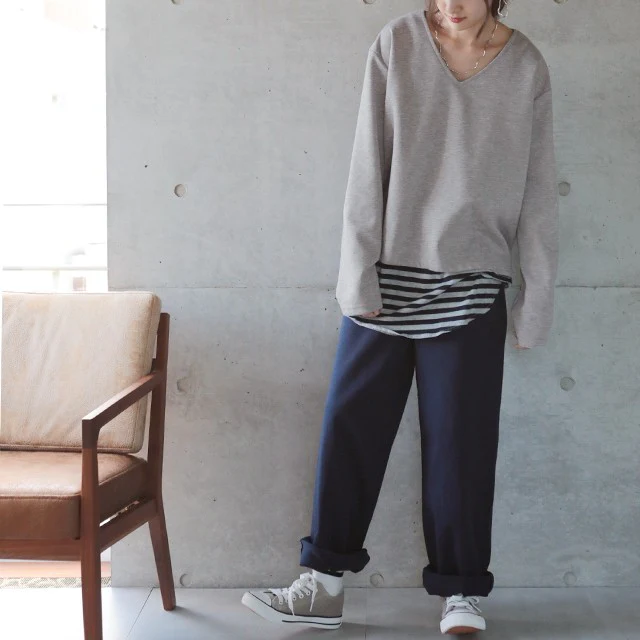 トップス レディース ロングTシャツ ロンT カットソー ■一部7月中旬入荷 長袖 無地 シンプル 大きいサイズ スウェット トレーナー きれいめ ミディアム ゆる ゆったり 白 グレー 黒 青 ボルドー 赤 ブラウン 春 夏 HUGU メール便 - Image 26