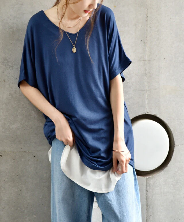 トップス レディース Tシャツ カットソー Vネック 無地 シンプル ドルマン 白T 大きいサイズ 二の腕カバー きれいめ ゆったり 五分袖 ドルマントップス ティーシャツ 黒 白 ネイビー カーキ 春 夏 HUG.U メール便 - Image 15