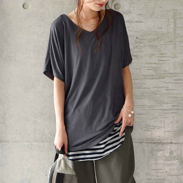 トップス レディース Tシャツ カットソー Vネック 無地 シンプル ドルマン 白T 大きいサイズ 二の腕カバー きれいめ ゆったり 五分袖 ドルマントップス ティーシャツ 黒 白 ネイビー カーキ 春 夏 HUG.U メール便 - Image 24
