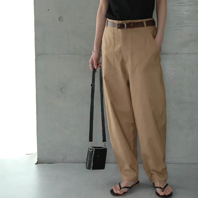 大人の余裕「ほどゆるパンツ」 パンツ レディース ■一部7月中旬入荷 ボトムス カーゴ カーゴパンツ テーパード テーパードパンツ ワークパンツ ハイウエスト ゆる シンプル 黒 カーキ ベージュ 大きいサイズ 春 夏 HUG.U メール便 - Image 31