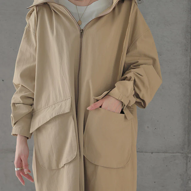 【特別価格】 ★江口のりこさん着用 「小顔襟」すっぽりオーバーシルエット アウター ミリタリー レディース ロングコート モッズコート ロング 大きいサイズ ミリタリーコート ハイネック フード コート 体型カバー ジップアップ ライトアウター 黒 春 夏 HUG.U - Image 21