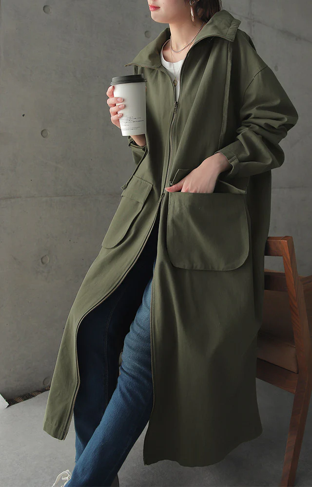 【特別価格】 ★江口のりこさん着用 「小顔襟」すっぽりオーバーシルエット アウター ミリタリー レディース ロングコート モッズコート ロング 大きいサイズ ミリタリーコート ハイネック フード コート 体型カバー ジップアップ ライトアウター 黒 春 夏 HUG.U - Image 8