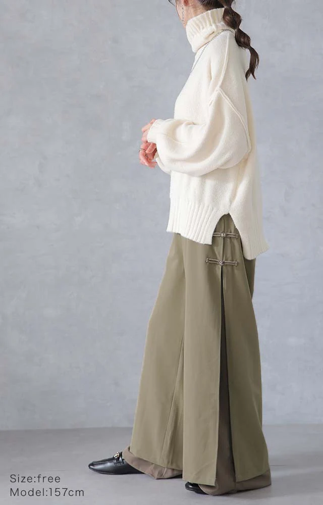 「「チャイナボタン×シフォン」ふわり舞う。拘りデザイン。 パンツ レディース チャイナパンツ ワイド ワイドパンツ スリット レイヤード ボトムス フレア きれいめ チャイナボタン ロング ストレートパンツ ベージュ 黒 春 夏 HUG.U - Image 4