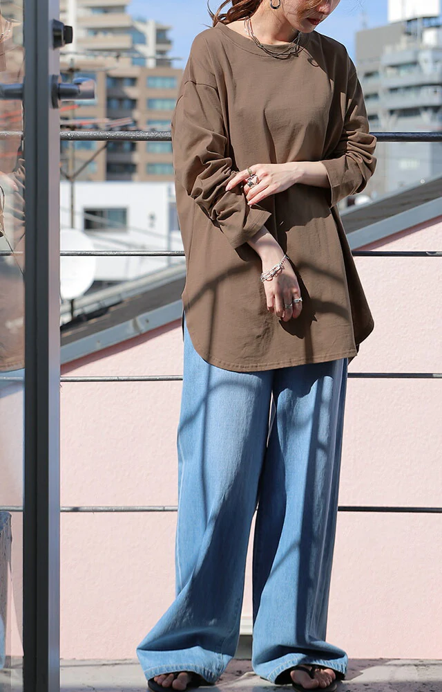 「お尻が隠れる・長め丈」ルーズなロンT トップス カットソー ロンT 長袖 Tシャツ ロング チュニック レイヤード ラウンドカットソー Uネック 無地 クルーネック スリット 体型カバー 大きいサイズ 黒 白 春 夏 HUG.U メール便 - Image 3